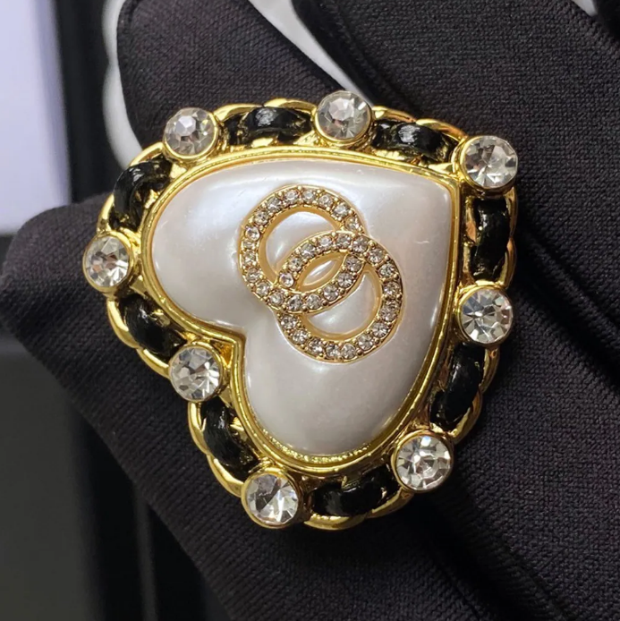 Women Designer Brooches Copper Brooch Gold Plated Crystal Rhinestone Brand Brass Letter Brooch Jewelry Pin Men Womens Wedding Party Clothing Accessories