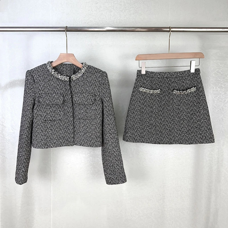 autumn coarse woolen knitted womens twopiece set full round neck diamond jacketshort skirt 240828