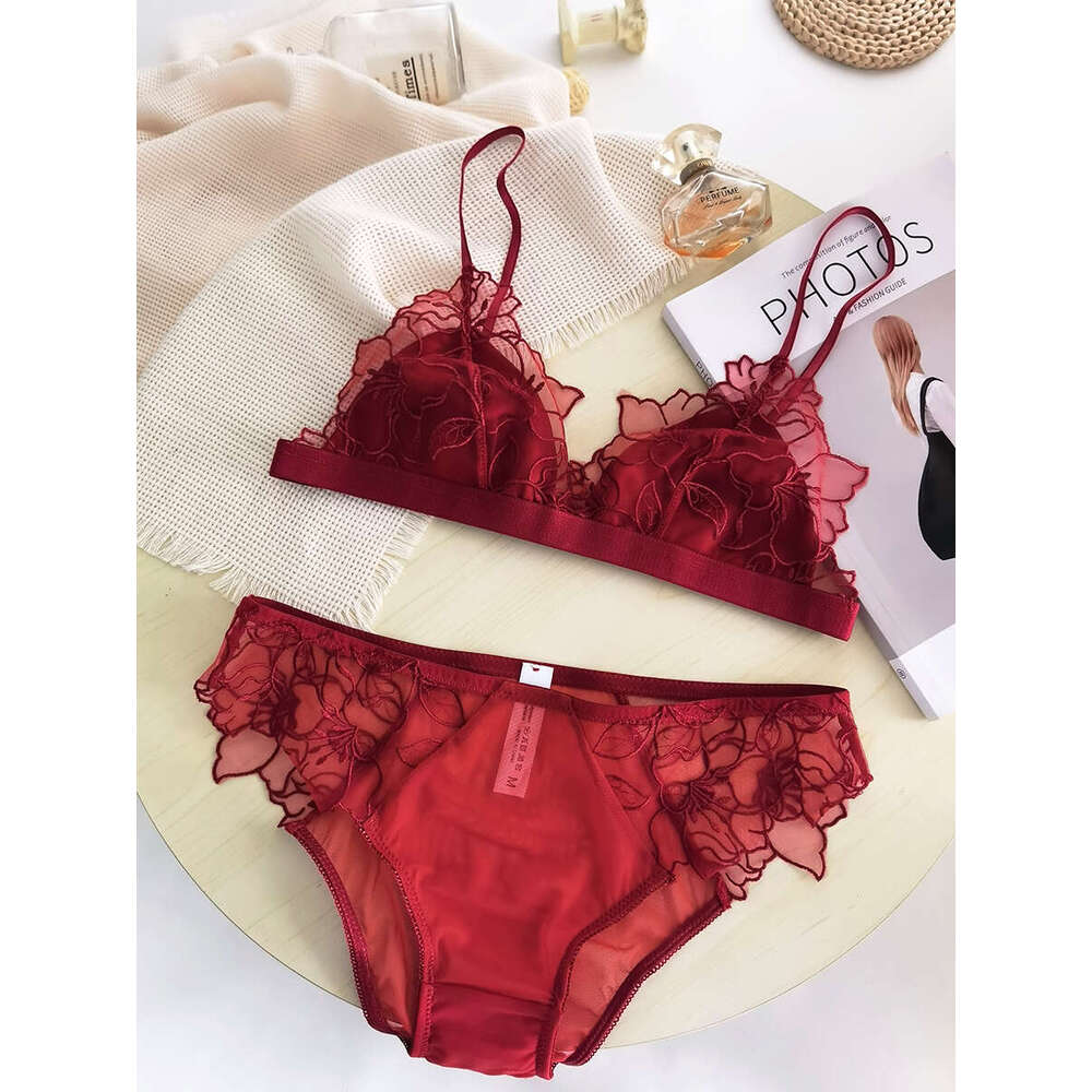 Sexy push up underwear set embroidery women ultra-thin bra without steel ring gerie with underpants suit