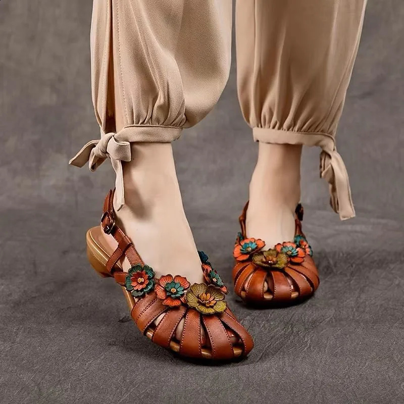 Bow head hollow womens buckle low foot flower after travel comfortable anti slip wear-resistant womens sandals 240827