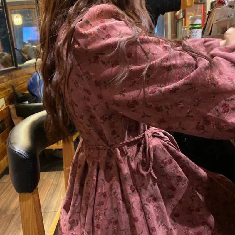 Retro Corduroy floral long dress womens autumn and winter fashion sweet sleeved red elegant Oneck loose 240828