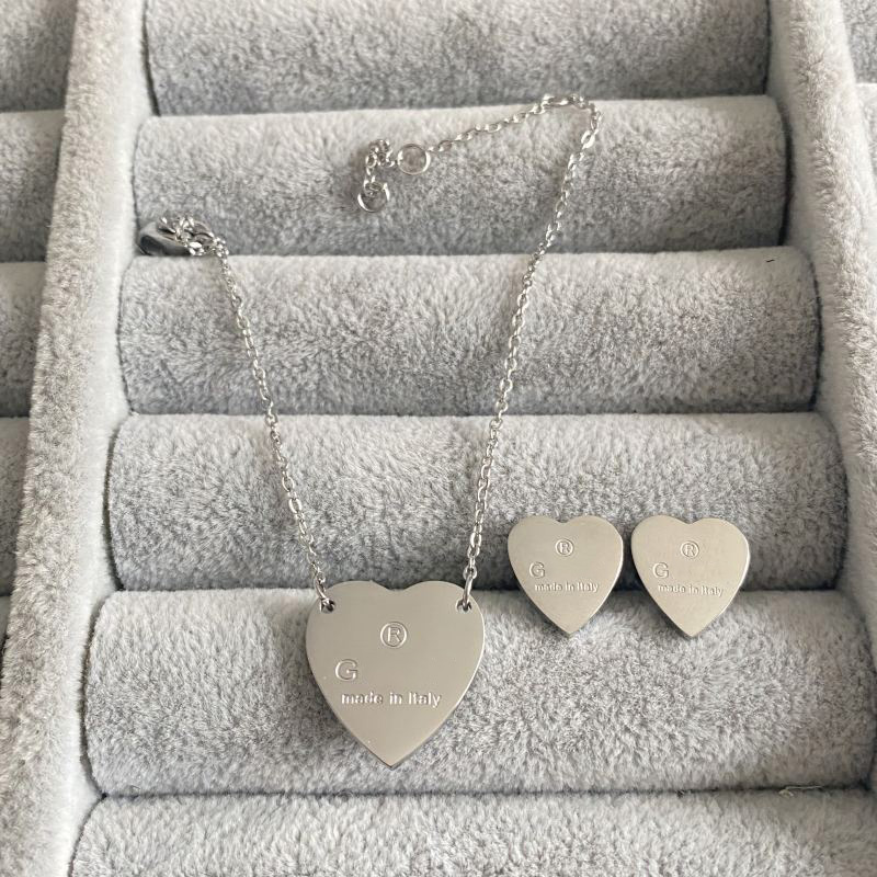 Women Luxury Designer Bracelets Neaklace Earrings 3D Heart Simple G Letter Fashion Pendant Couple Bracelets Sets Wholesale