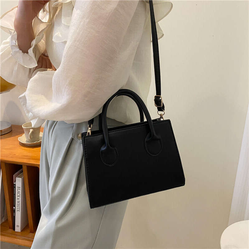 News News New Small Bag for Women 2022 Popular New Korean Edition Fashion Crossbody Bag Internet Celebrity Fashion Texture Single Shoulder Handbag