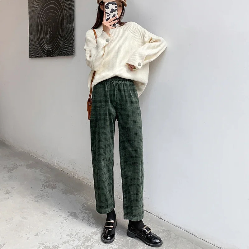Vintage Plaid Corduroy Pants Women Autumn Winter Warm Loose Straight Harem Pants High Waist Thicken Cropped Trousers Female 240829