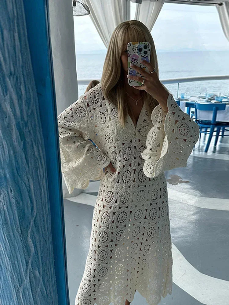 Womens Fashion Hook Flower Hollow Cream Tricycle Casual Loose Vneck Long Flash Sleeves Vestido Party Elegant Ball 240828