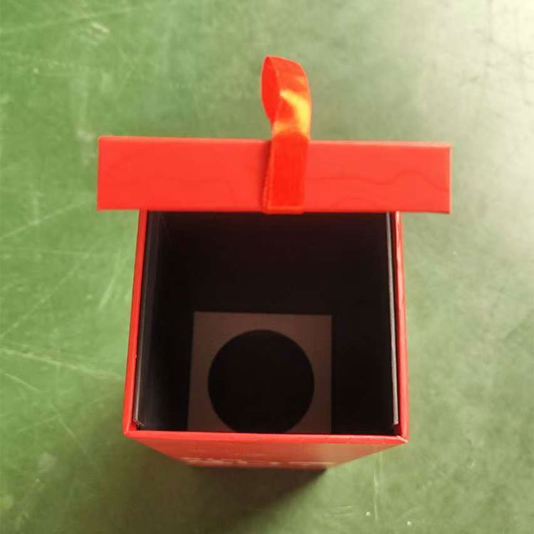 Beautifully Crafted Paper Gift Boxes for Personalization and Gifting