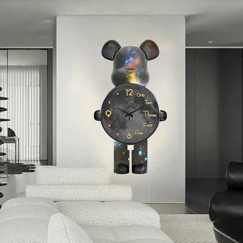 Vintage bear wall clock unique violent bear watch fashionable silent wall clock luxurious living room decoration indoor wall clockX240829