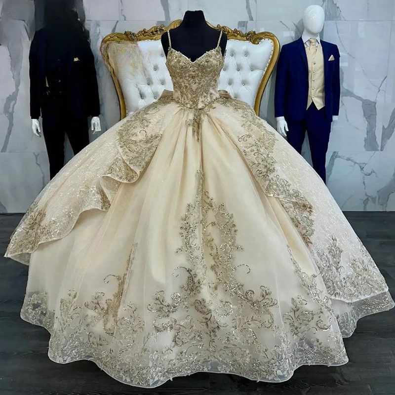 Champagne Ball Gown Quinceanera Dresses Spaghetti Strap Sequined Appliques Lace Beads Bow Tull Sweet 16 Vestidos De 15 Anos