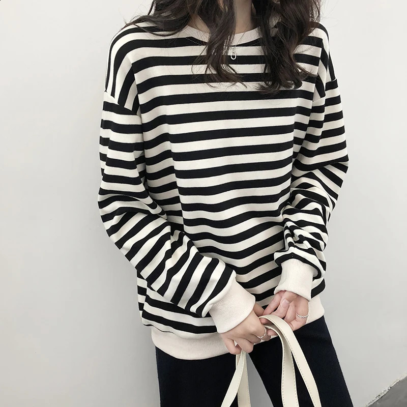 Korean boyfriend oversized casual hooded womens harajuku street retro striped patchwork sports shirt Oneck pulled thin top 240827
