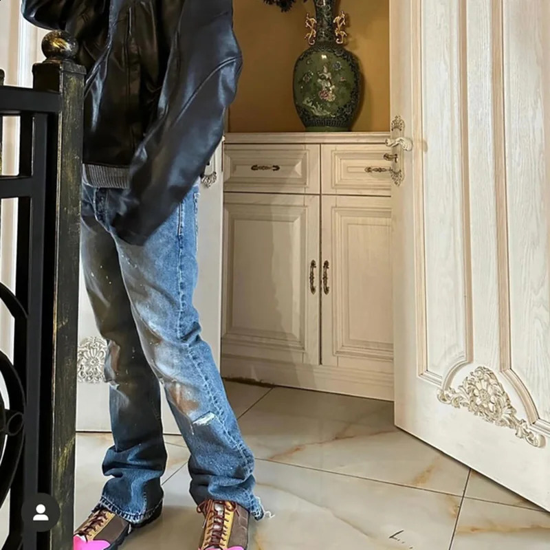 Irregular Feet Hole Ripped Distressed Blue Jeans Pants for Men and Women High Street Washed Frayed Casual Baggy Denim Trousers 240826Z