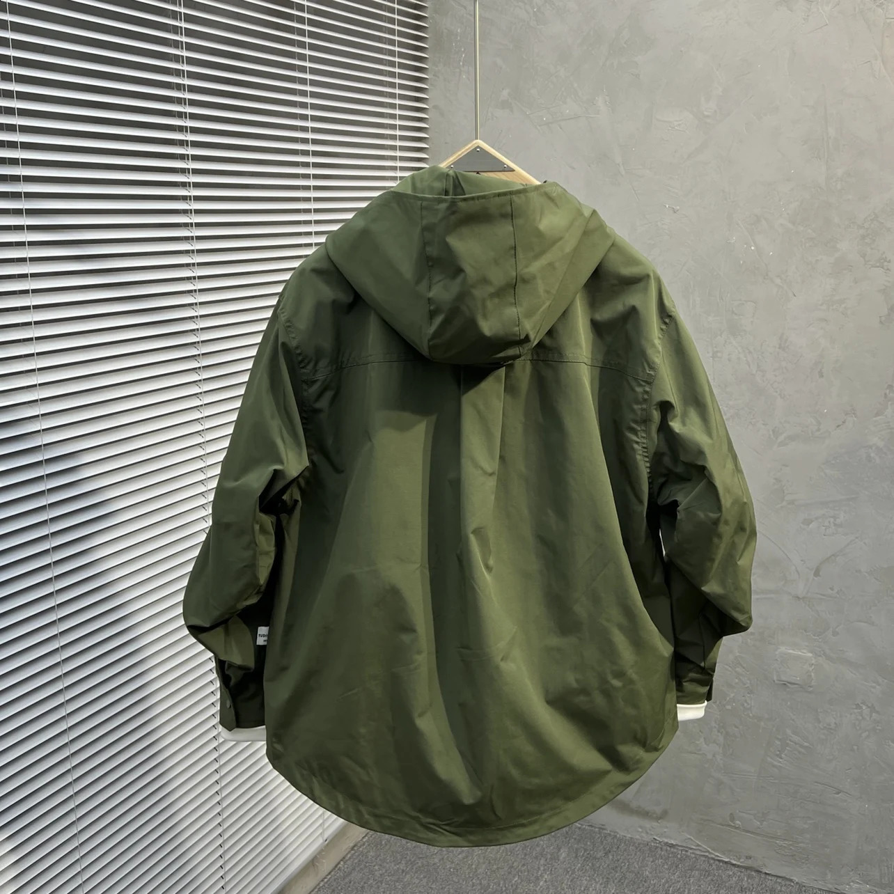 Mountain Series Outdoor Multi-Pocket Hooded Cargo Jackets Japanese Streetwear Waterproof Coat Harajuku Casual Tops Men I02 240828