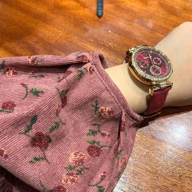 Retro Corduroy floral long dress womens autumn and winter fashion sweet sleeved red elegant Oneck loose 240828