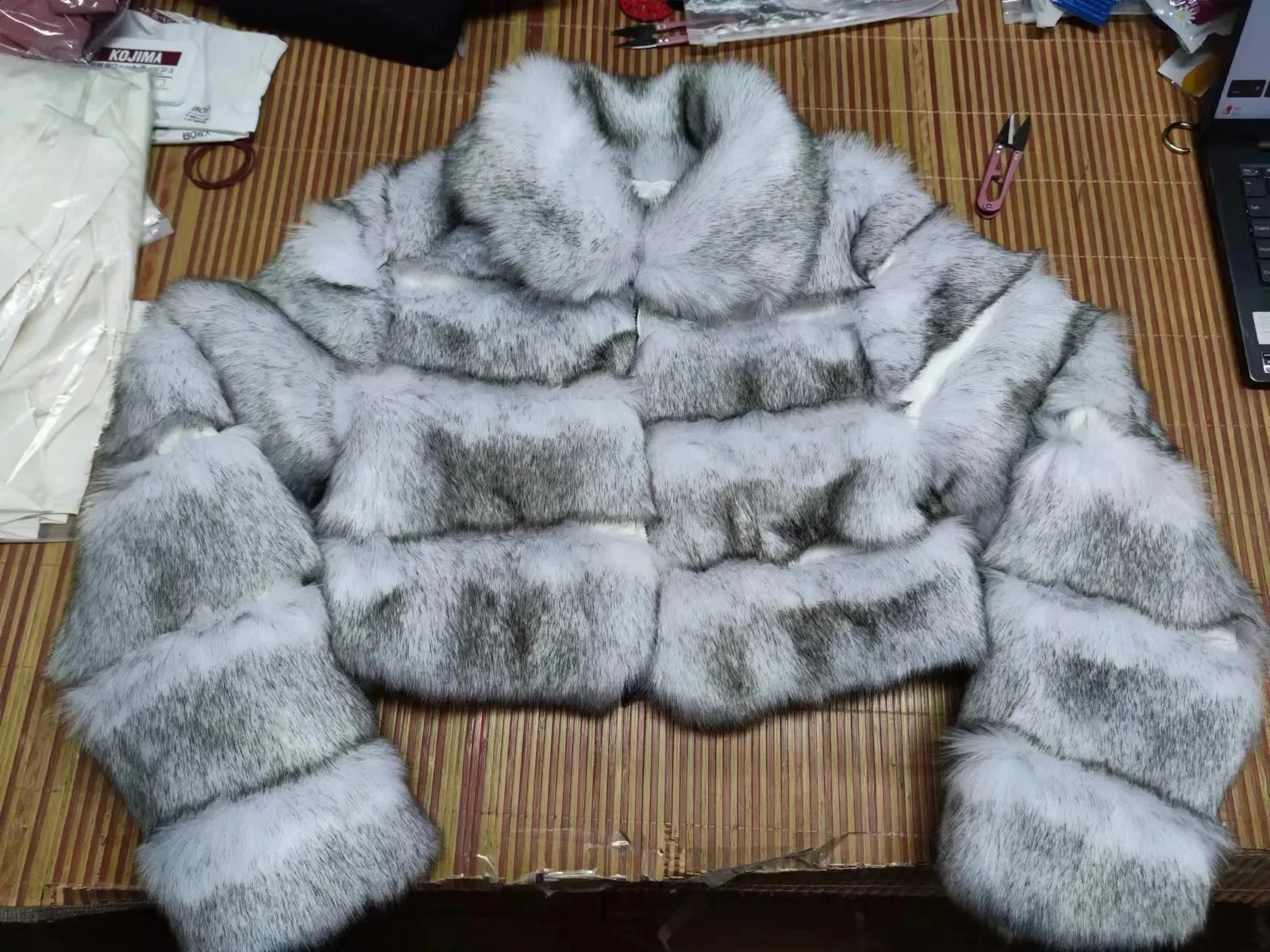 Casual white black fluffy winter faux fur coat womens short jacket long sleeved cut 240828