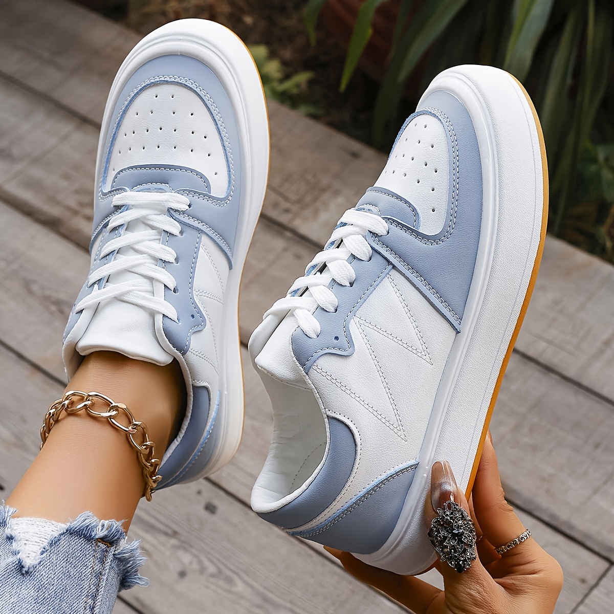 Stylish Women's Colorblock Sneakers with Soft Platform Sole and Versatile Low-top Design