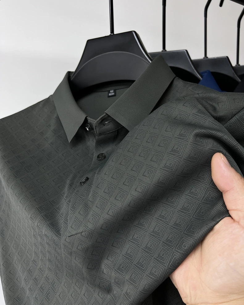 High end ice silk breathable short sleeve T-shirt men lapels summer trend plaid polo shirt fashionable and casual mens clothing 240828
