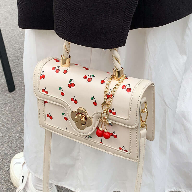 News Advanced texture fashionable handbag for women's spring and summer 2024 new item niche crossbody bag versatile small square bag