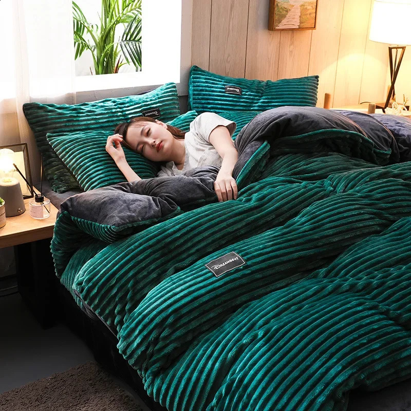 Thick Solid Color Velvet Duvet Cover Winter Warmth Bedding Set Double Quilt Cover Twin Queen King Comforter Cover 220*240 240829