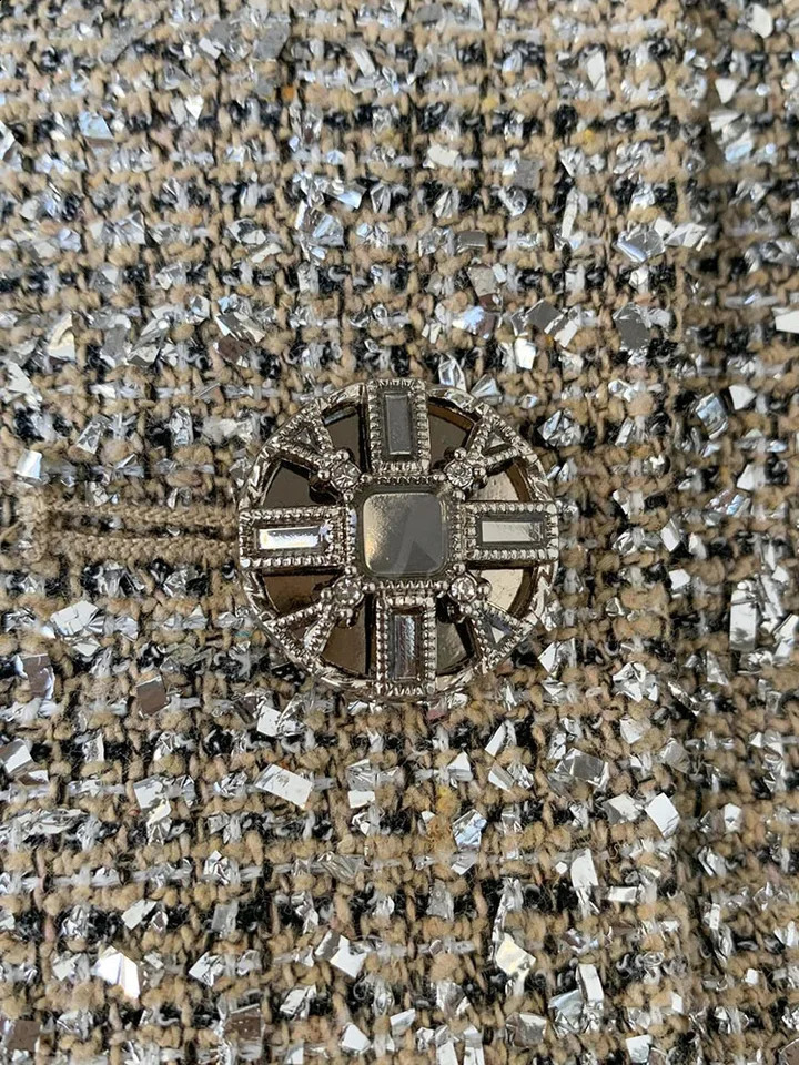 Spring Office Lady Short Beading Jacket O Neck Chic Long Sleeve Coat Women Single Breasted Stylish Basic Coat Female 240828