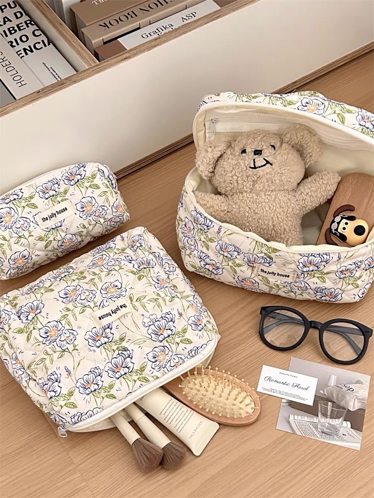 Cosmetic Bags Cases The tote bag Designer tote bag Advanced Student Puff Pillow Large Capacity Storage Makeup Bag Japanese High Beauty Pen Bag Travel 