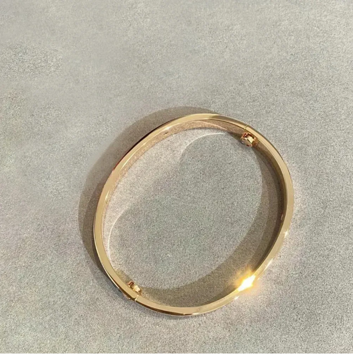 classic v gold bracelet designer with diamond bracelet jewlery designer for women Stainless Steel Designer Bracelet Available in Wide/Narrow Styles