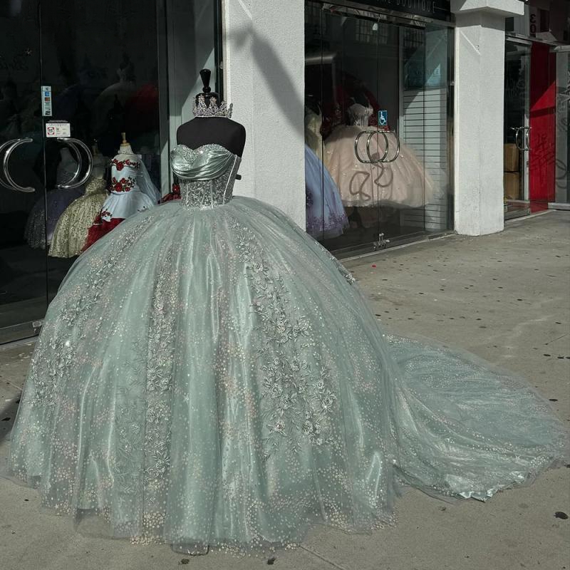 Light Green Princess Illusion Sweetheart Ball Gown Quinceanera Dresses Crystal Beading Appliques Lace Corset Vestidos De 15 Anos