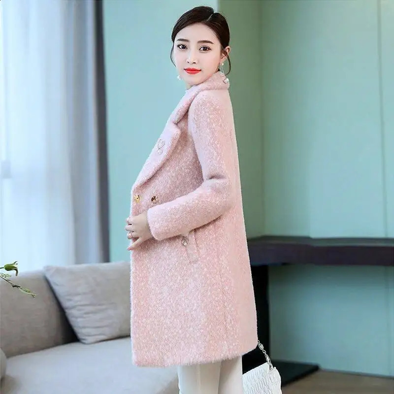 Womens autumn and winter artificial leather coat medium length wool coat artificial mink velvet golden mink coat 240828