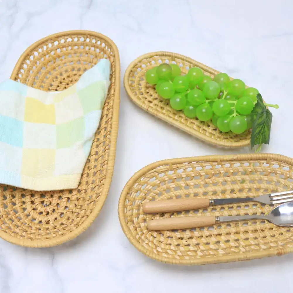 Rattan Storage Tray Oval Basket Hand-Woven Wicker Tray Bread Basket Fruit Food Breakfast Display Box Home Kitchen Decoration 240828