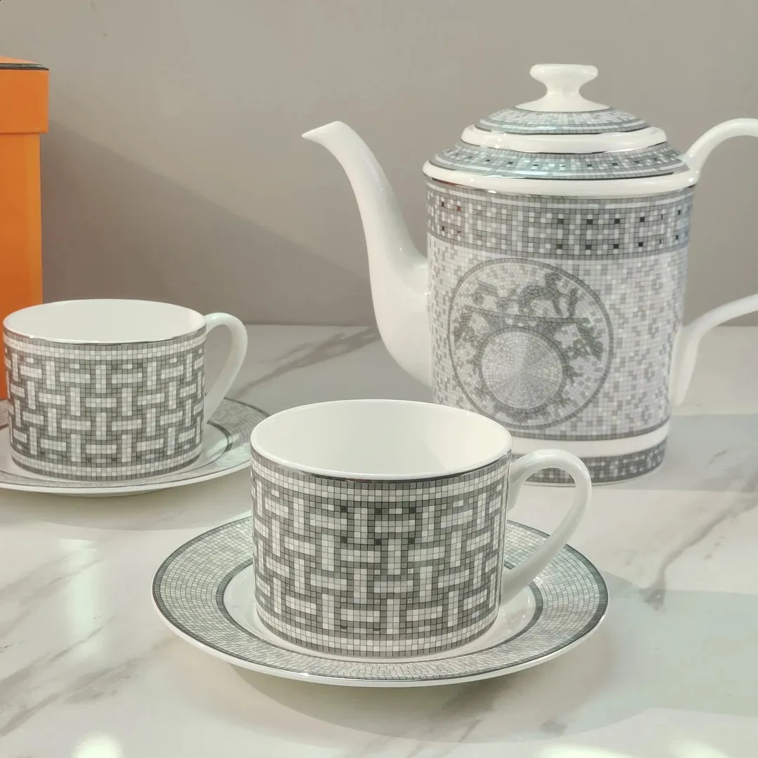 Top Fashion European Mosaic TeaCups Set Bone China Teapot Coffee Cup Saucers Tableware Afternoon Tea Sets