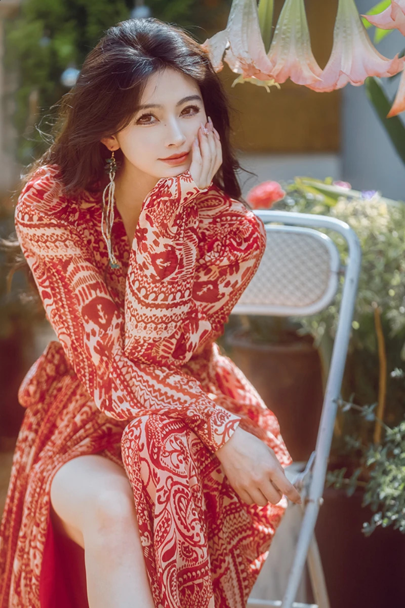 French floral dress spring casual and fashionable beach skiing Vneck front seam long sleeved loose fit suitable for sleeves 240828