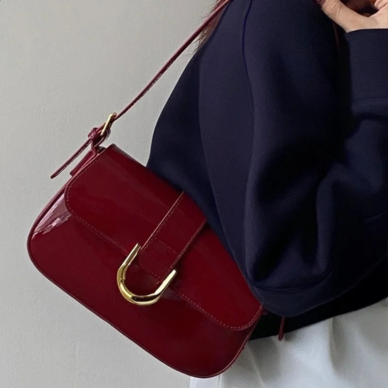 Retro Black PU Leather Shoulder Bags Red Small Underarm Bag Casual Zipper Clre Flap Crossbody Handbag Clutch Purse 240828