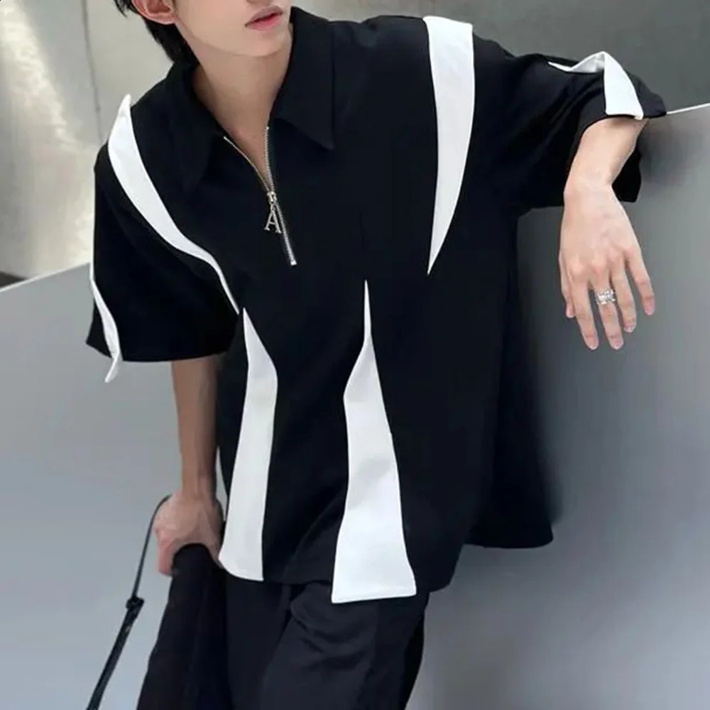Mens polo shirt Y2k black and white contrast half zipper Tshirt fashionable casual personalized street clothing fully matched top mens 240828