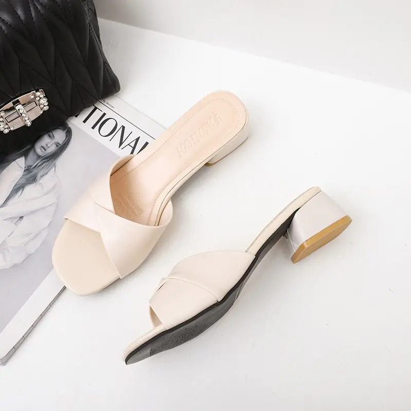 2024Summer Fashion Open Toe Solid Color Simple Leather Surface Candy Color Large Slippers Square Heel Shoes Women 240827