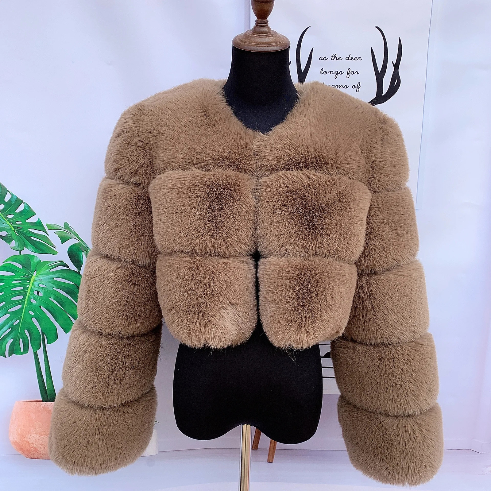 Winter jackets woman y faux fur coat short high street fluffy jacket Furry Womens warm coa 241104