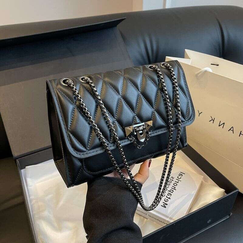 News New texture bag 2024 crossbody bag women's bag diamond grid chain shoulder bag high-end fashion buckle small square bag