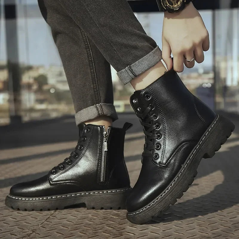 Autumn Winter Thick Base Cloth Mid-Top British Trend High-Top Korean Casual Shoes Motorcycle Boots for Men 240828
