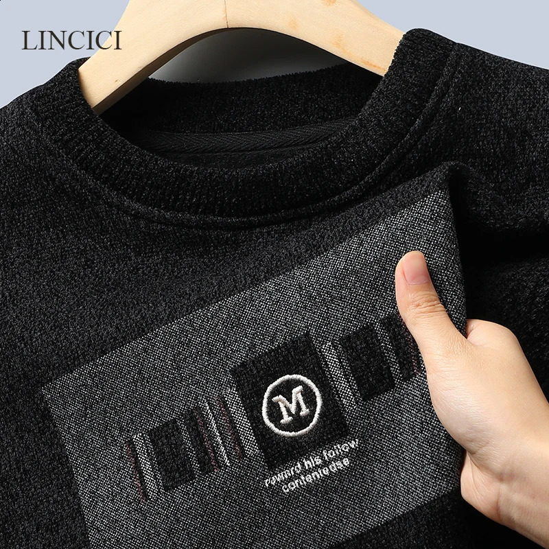 Mens autumn and winter sweater thick velvet and round neck warm knit sweater color with letters inlaid casual top 240829
