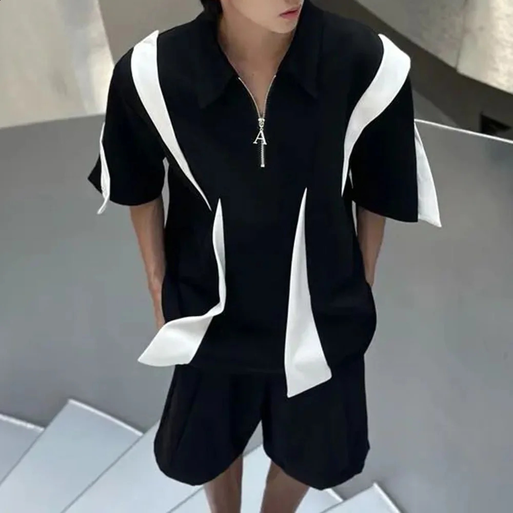 Mens polo shirt Y2k black and white contrast half zipper Tshirt fashionable casual personalized street clothing fully matched top mens 240828
