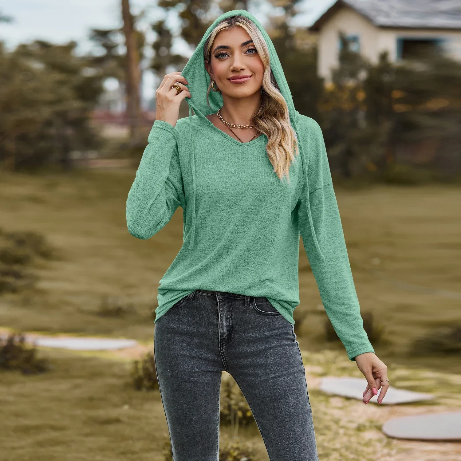 Womens clothing hoodie autumn womens long sleeved loose fitting top Tshirt 240827