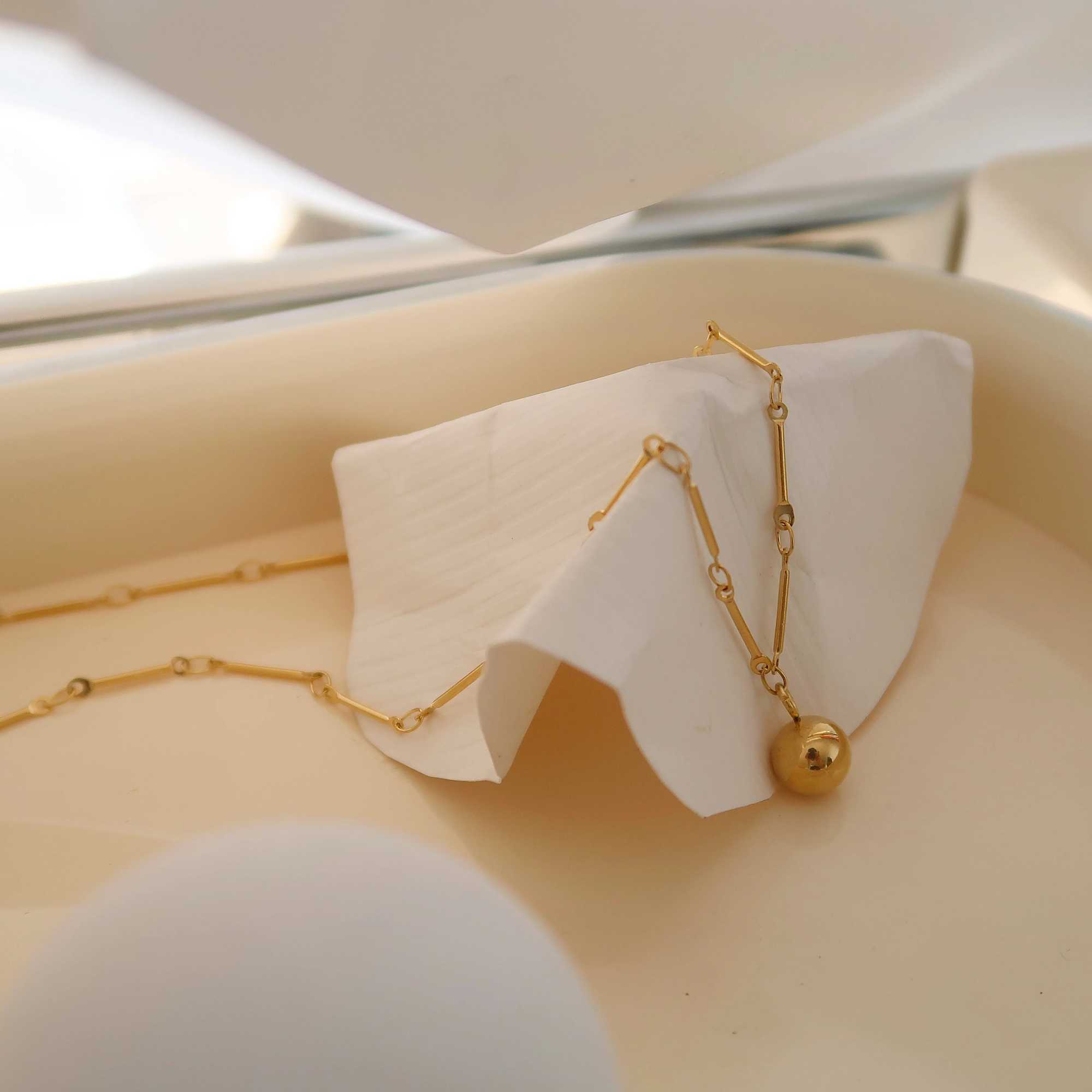 Stainless steel Exquisite geometric circular pendant necklace suitable for women high quality fashionable chain charm jewelry gift waterproof W240828