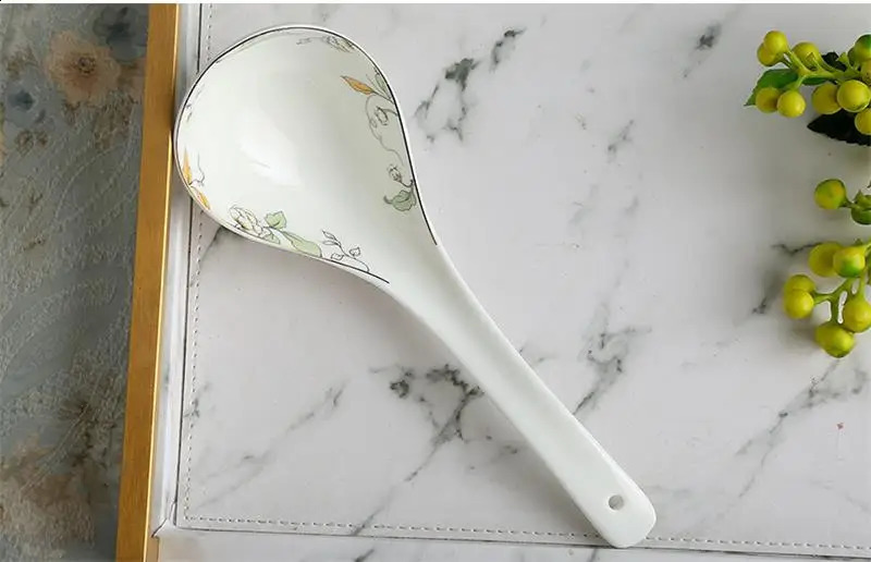 Green leaf painting natural bone china cooking soup ladle chinese ceramic soup spoon for kitchens serving tools for buffet 240828