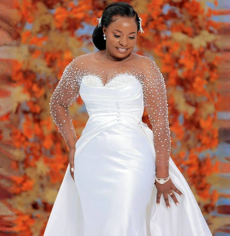Plus Size Illusion Trumpet Wedding Dress Bride Mermaid Sheer Neck Long Sleeves Beaded Bridal Gowns For African Marriage With Detachable Train 0829