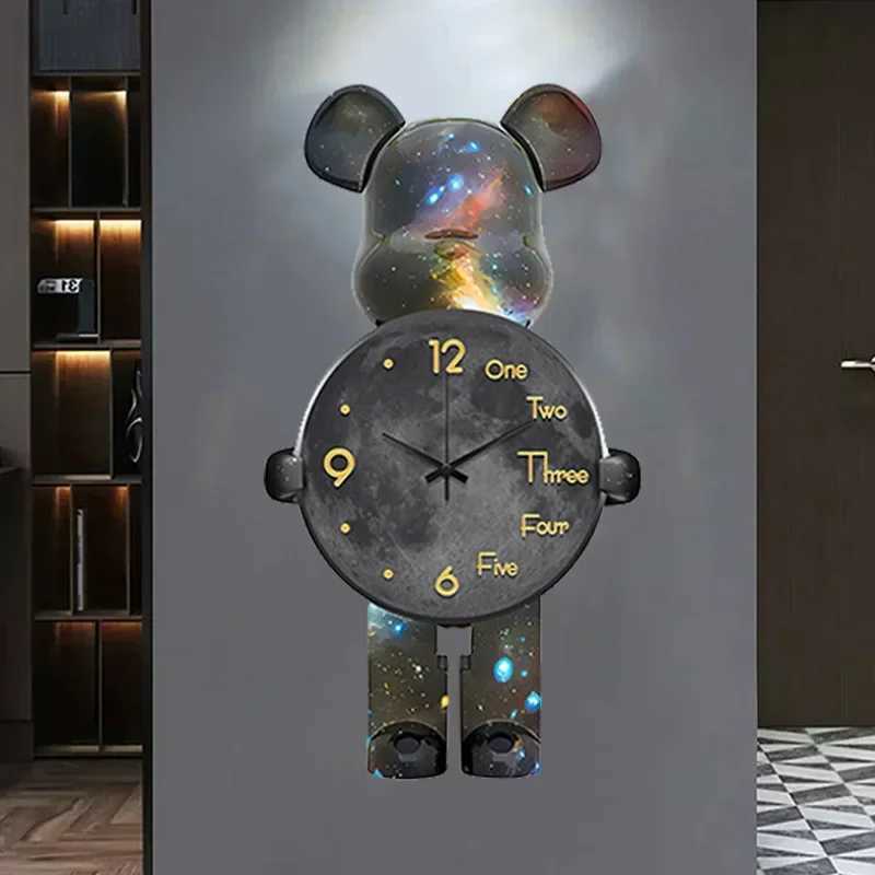 Fashion Bear Wall Clock Creative Silent Violence Bear Wall Indoor Clock Fashion Wall Clock Luxury Living Room Decoration GiftX240829