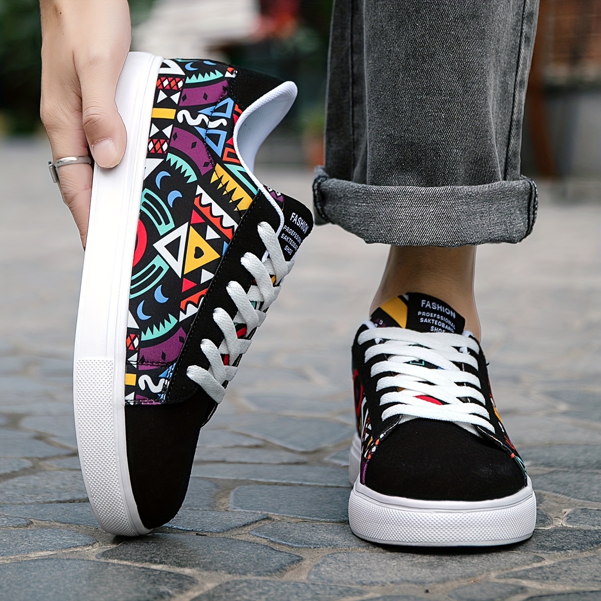 Comfy Non-Slip Skate Shoes for Men's Outdoor Activities - Trendy Street Style Sneakers