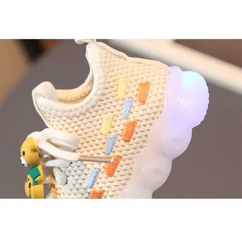 Fashion Childrens Luminous Sneakers LED Flashing Shoes for Girls Baby Casual Shoes Spring Autumn Hot Sale Toddler Sports Shoes W250318