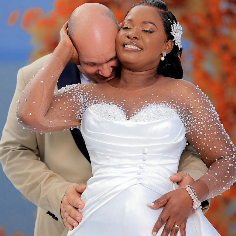 Plus Size Illusion Trumpet Wedding Dress Bride Mermaid Sheer Neck Long Sleeves Beaded Bridal Gowns For African Marriage With Detachable Train 0829