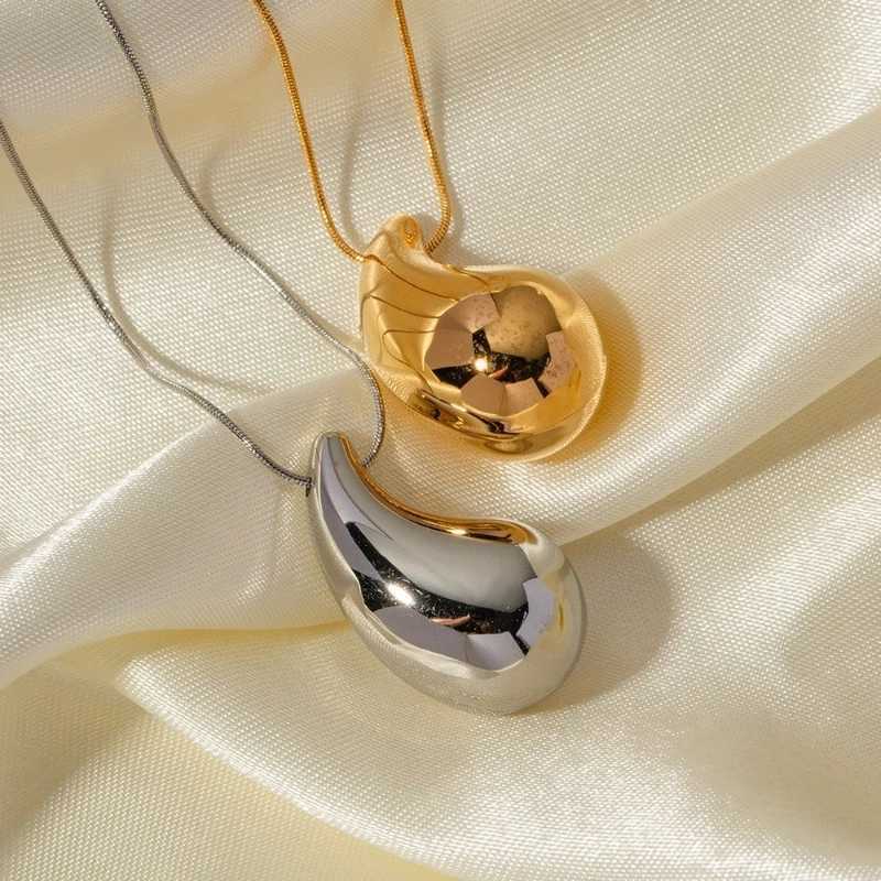 Vintage gold plated thick dome pendant necklace suitable for womens fashion glossy thick teardrop necklace wholesale of jewelry gifts W240828