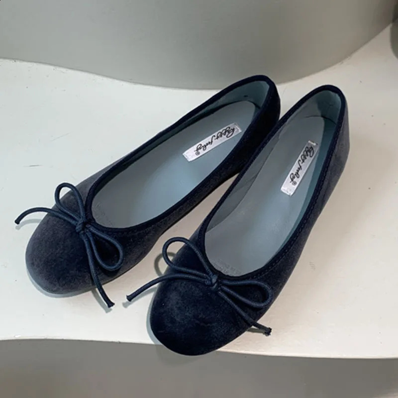 Red Women Velvet Flats Round Toe Shallow Soft Ballerina Shoes Ladies Casual Dress Shoes Ballet Loafers Classics Mujer 240821