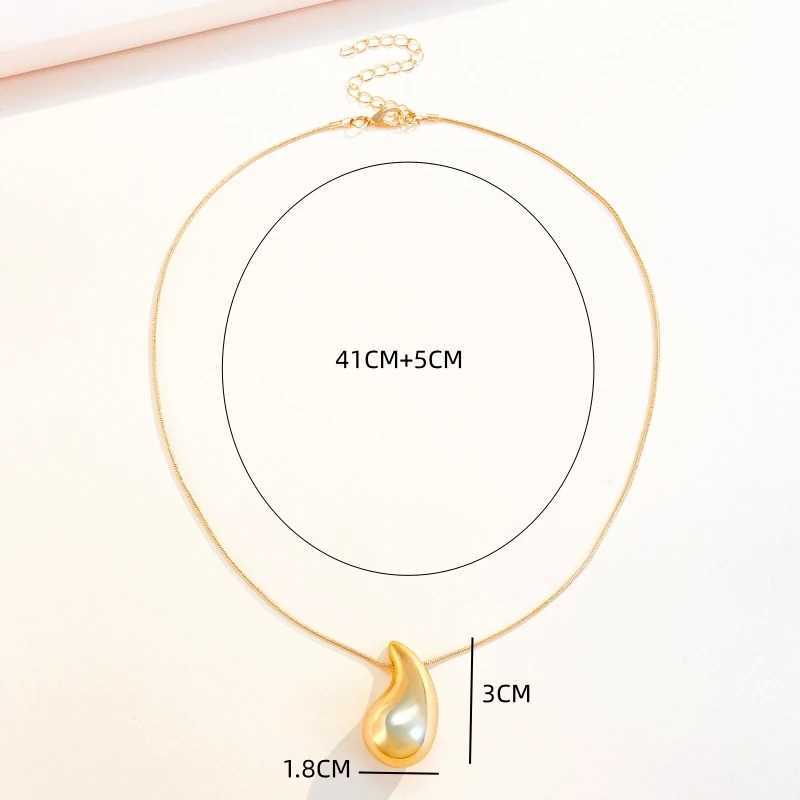 Vintage gold plated thick dome pendant necklace suitable for womens fashion glossy thick teardrop necklace wholesale of jewelry gifts W240828