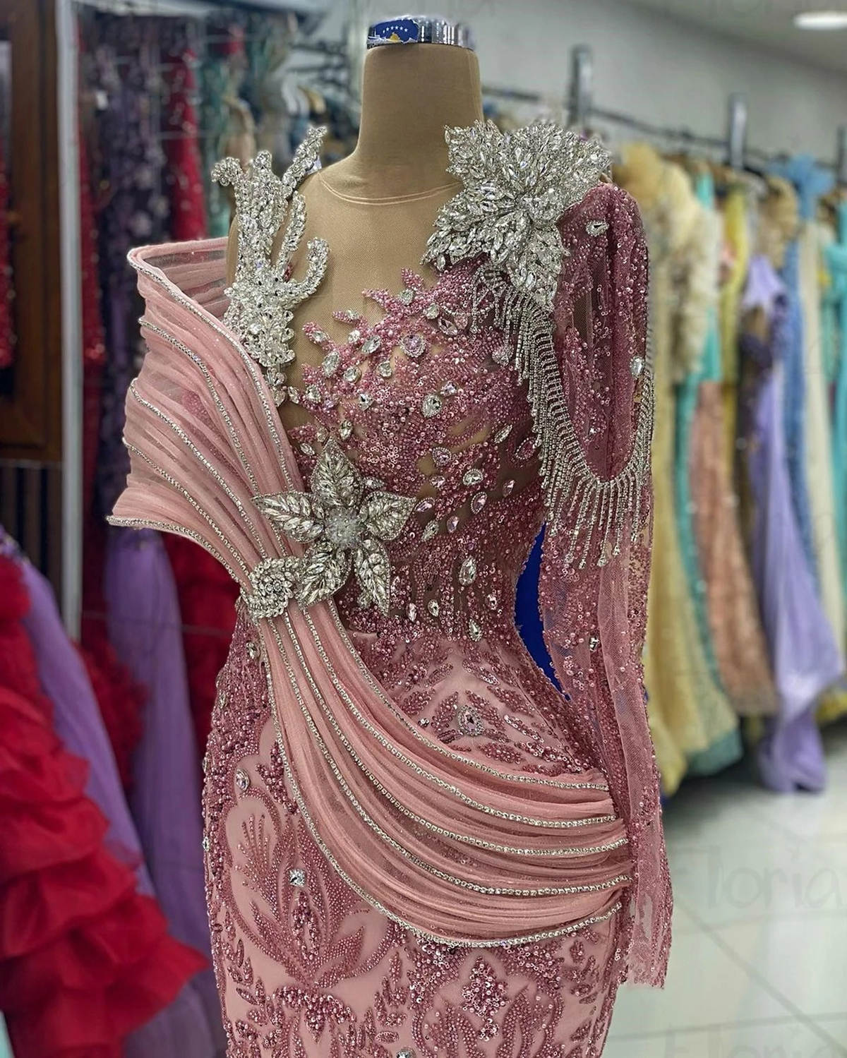 Designer Mermaid Prom Dresses Crystals Decoration Beads Sequins Lace Sleeves Floor Length Split Custom Made Plus Size Shining Party Evening Dress Vest