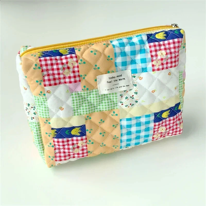 1 fluffy quilted makeup bag large capacity travel zipper printed storage 240829